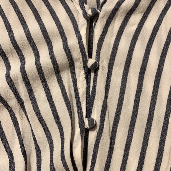 Abercrombie blouse - Picture 2 of 4